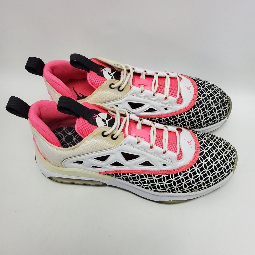 Nike Women's Sneakers - Black, Pink, and White - Picture 5 of 12